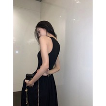 法式复古黑色连衣裙女装2023秋季新款设计感长裙收腰显瘦裙子