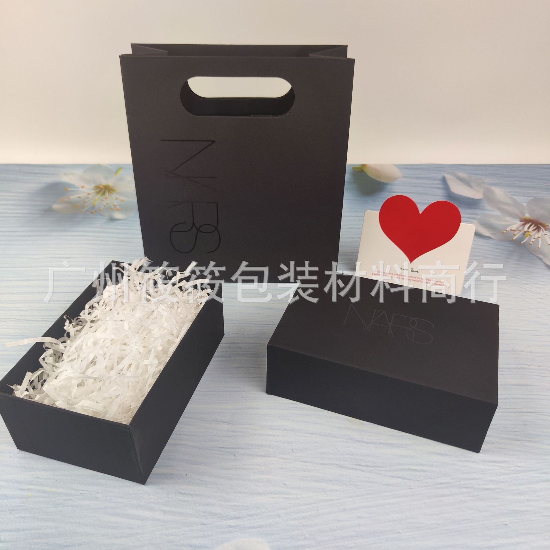 na纳s口红礼盒香水盒红粉底液包装礼盒粉饼包装空盒手提袋礼品盒