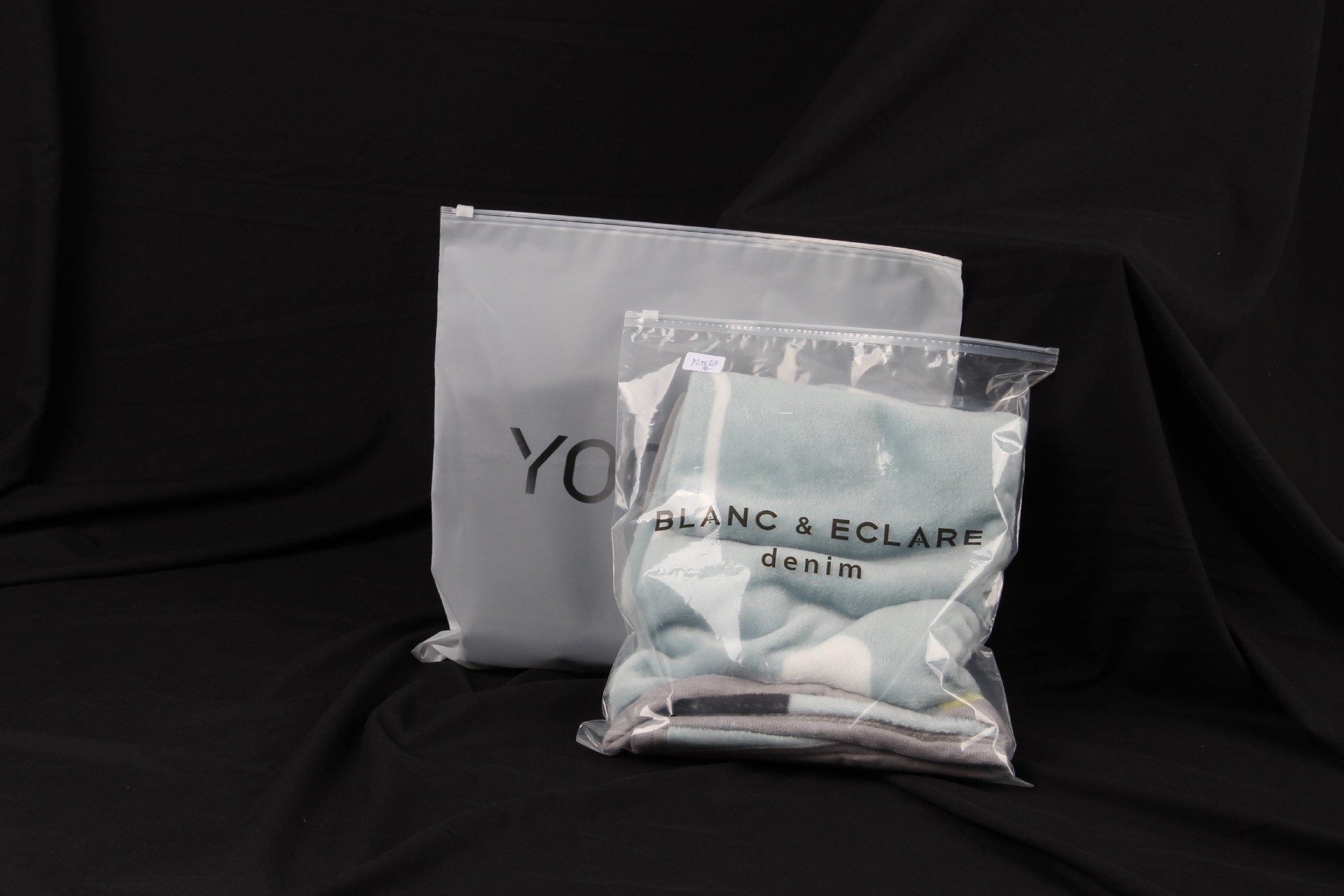 定制半透明磨砂拉链袋袜子服装自封包装袋内衣裤服装收纳袋