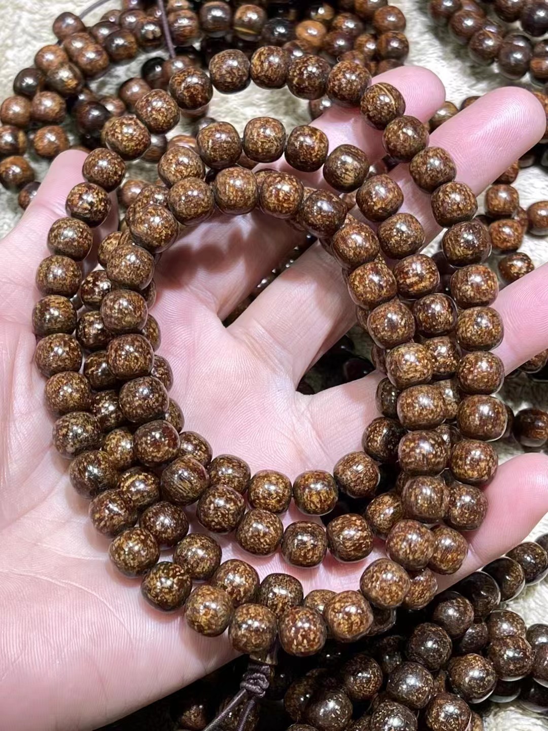 贡木沉香佛珠手串手链108批发手工珠8×9泥料龙鳞纹纹理清晰绚丽