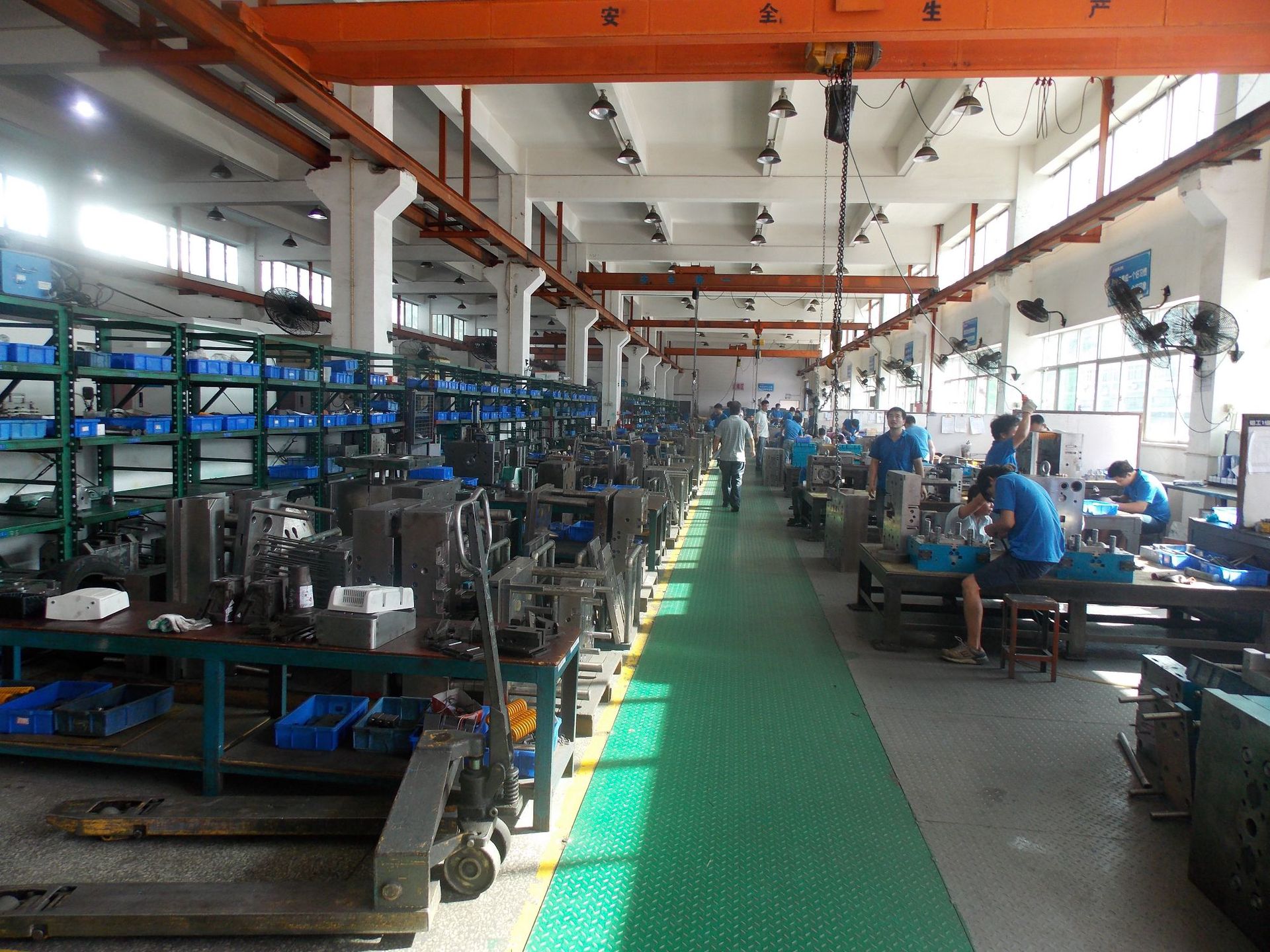 深圳东莞23年经验模具厂 塑胶模具压铸模具 来图定制开模加工生产