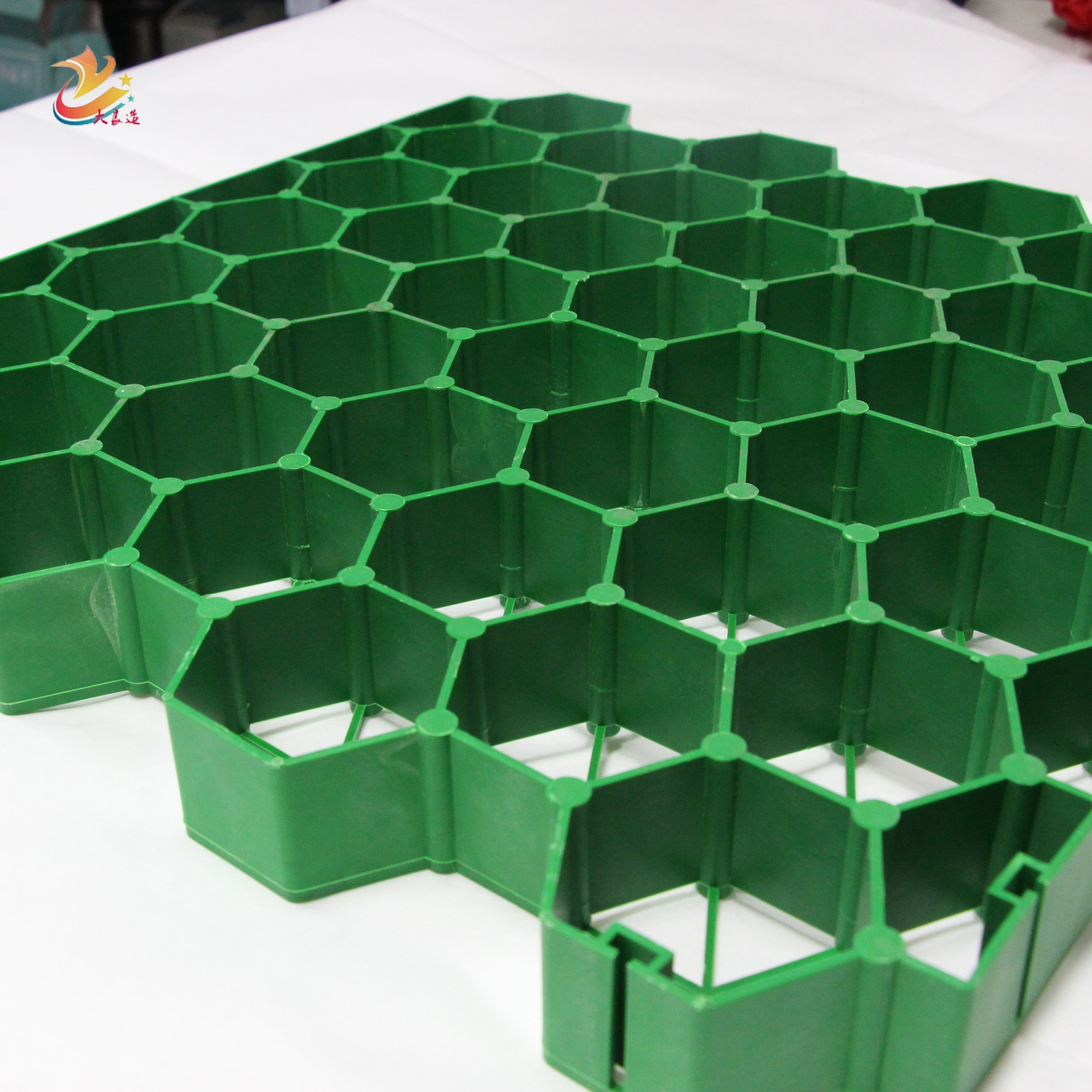 植草格栅厂家现货停车位,消防通道隐形登高面,绿化护坡用草坪格