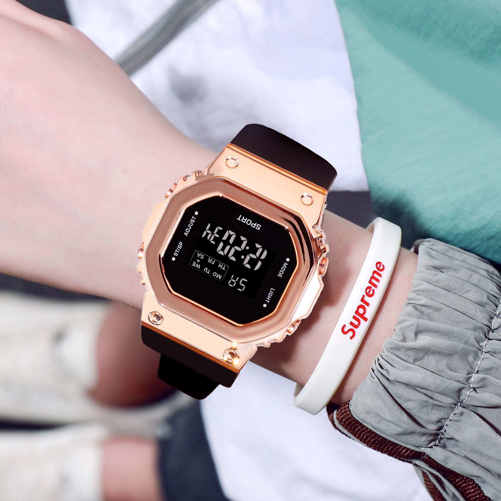 小方块儿童电子手表男女学生夜光初中户外运动防水多功能电子表