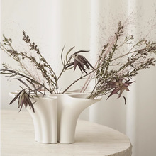 现代简约抽象艺术白色陶瓷花瓶插花不规则花器装饰品摆件
