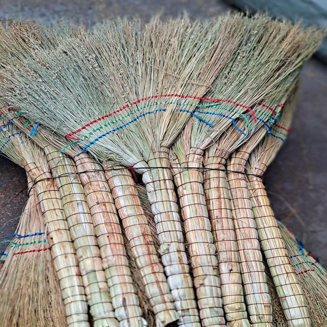 大量批发家用高粱手工扫把 植物手工扫帚 老式家用手工高粱扫把