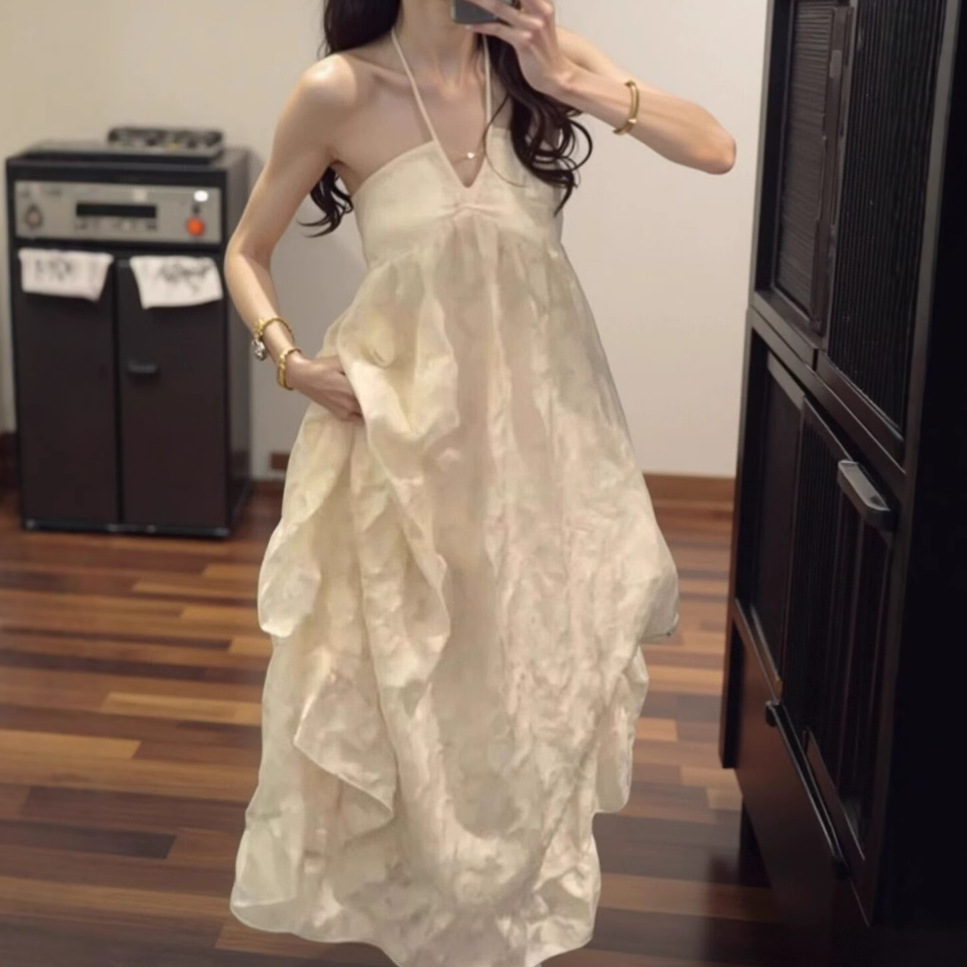 法式挂脖连衣裙女夏季海边度假风大露背长裙超仙气质宽松a字裙子