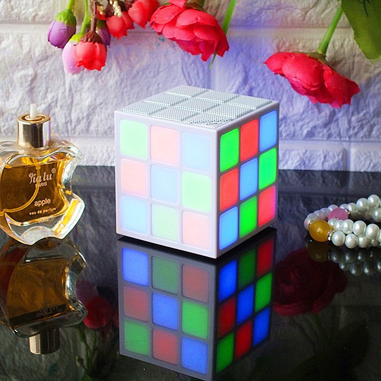 Cross-Border Cube Led Colorful Flashing Light Bluetooth Speaker USB Charging Portable Bluetooth Calling Mini Wireless Mini-Speaker