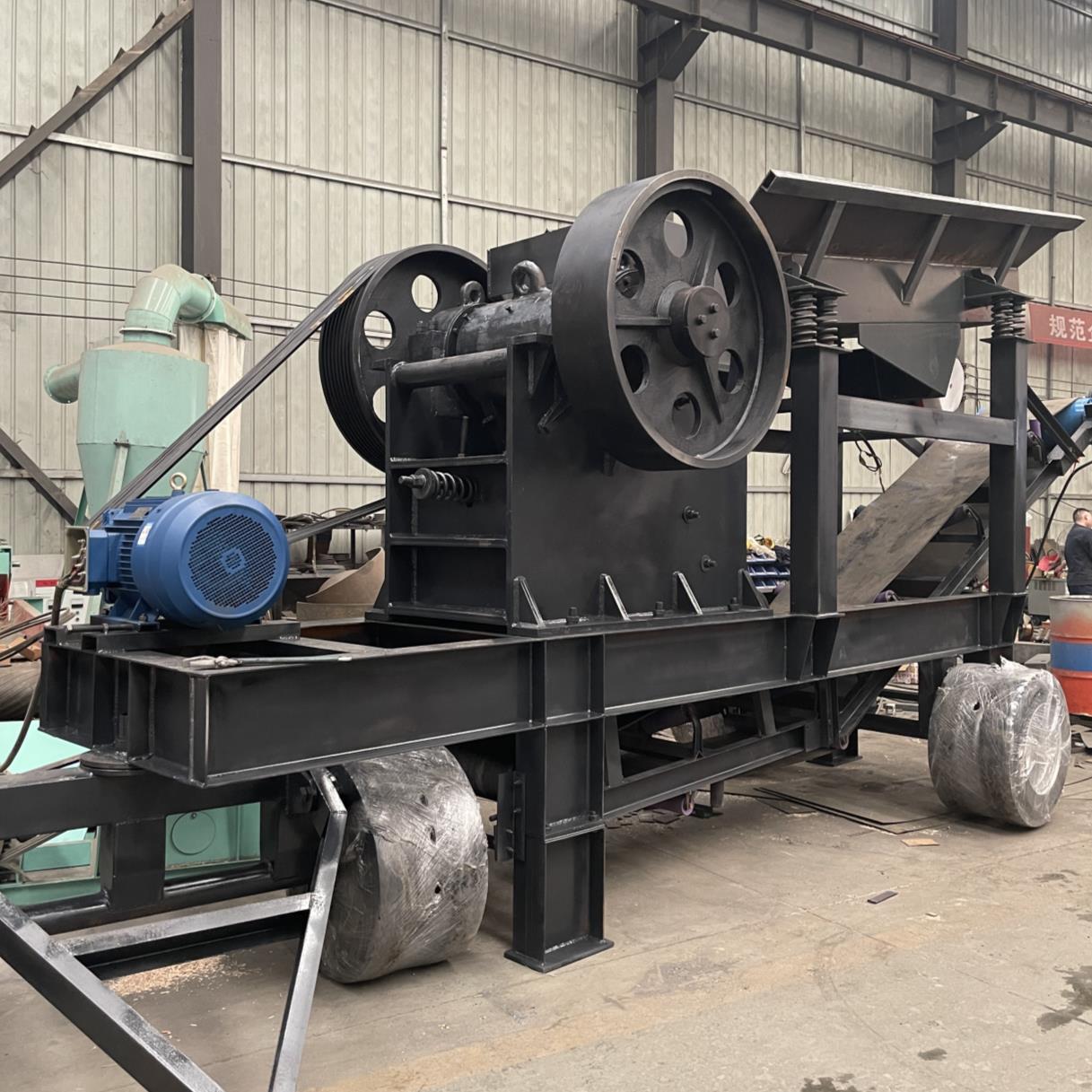 颚式破碎机 pe矿山石料破碎机 青石岩石矿石破碎机大型移动碎石机