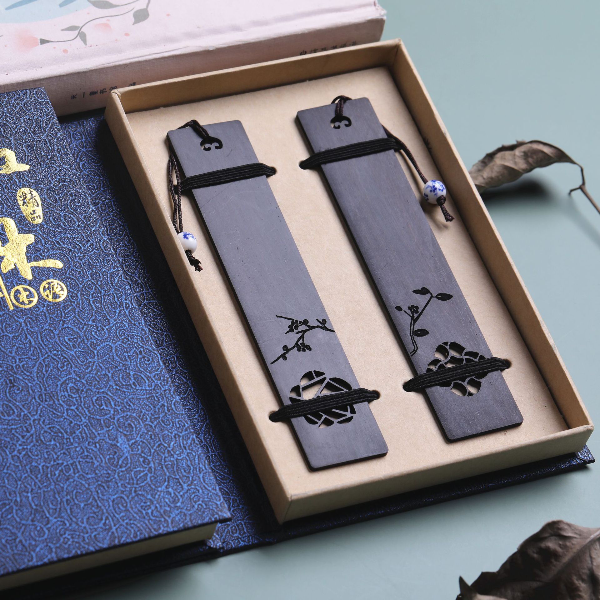 中国风木质书签窗花镂空红木 春意盎然 毕业纪念公司文创礼品批发