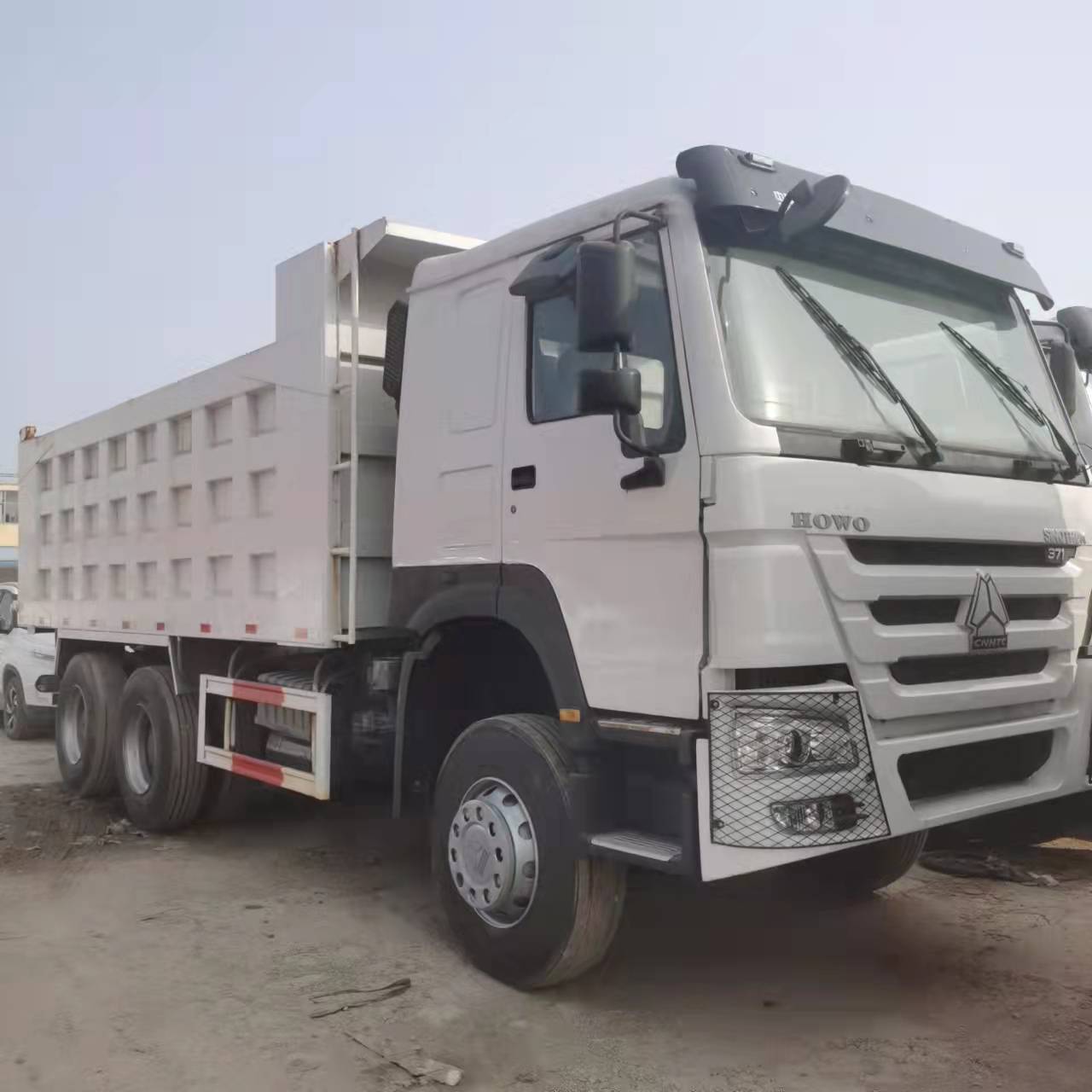 出口二手豪沃自卸车 非洲采购自卸车 howo十轮卡车 371马力