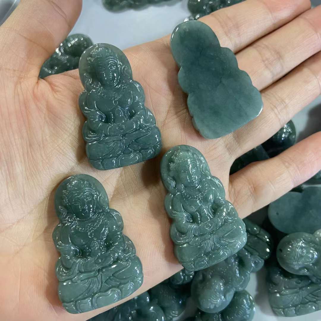四会缅甸翡翠a货危料度母菩萨 冰种蓝水隔珠玉器项链手串配件批发