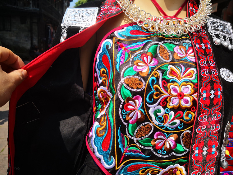 民族服装裙子套装女长款贵州黔东南苗族银饰绣花盛装舞台演出服女