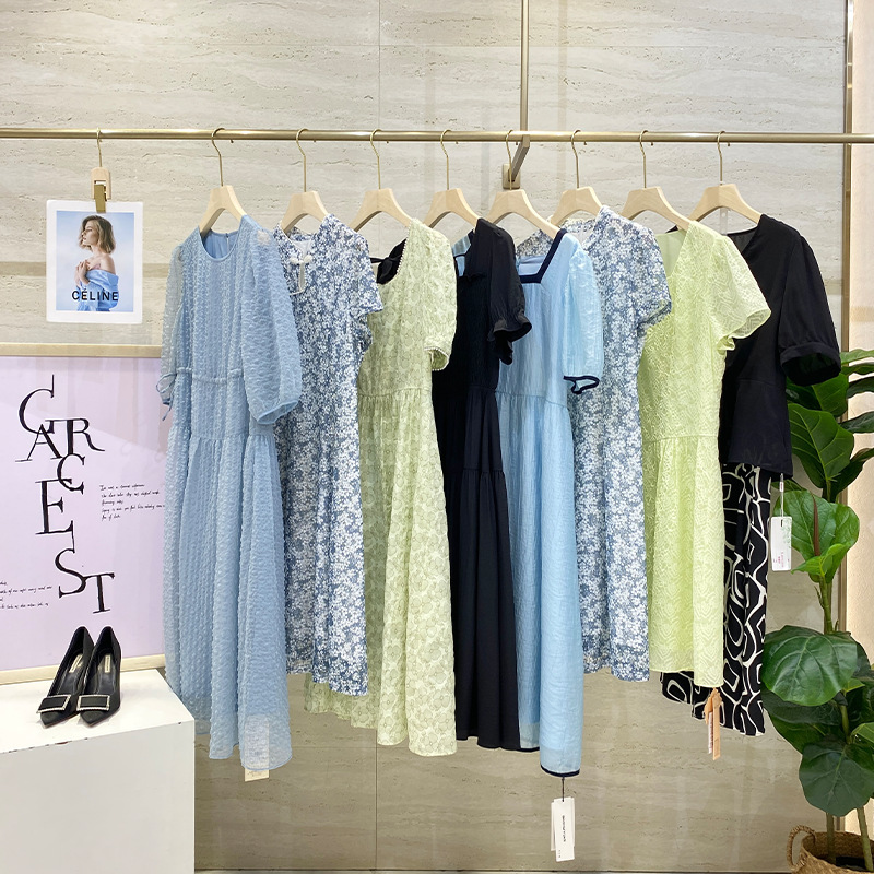 地di素 品牌折扣女装直播一手货源批发 连衣裙撤柜库存尾货清仓 图片