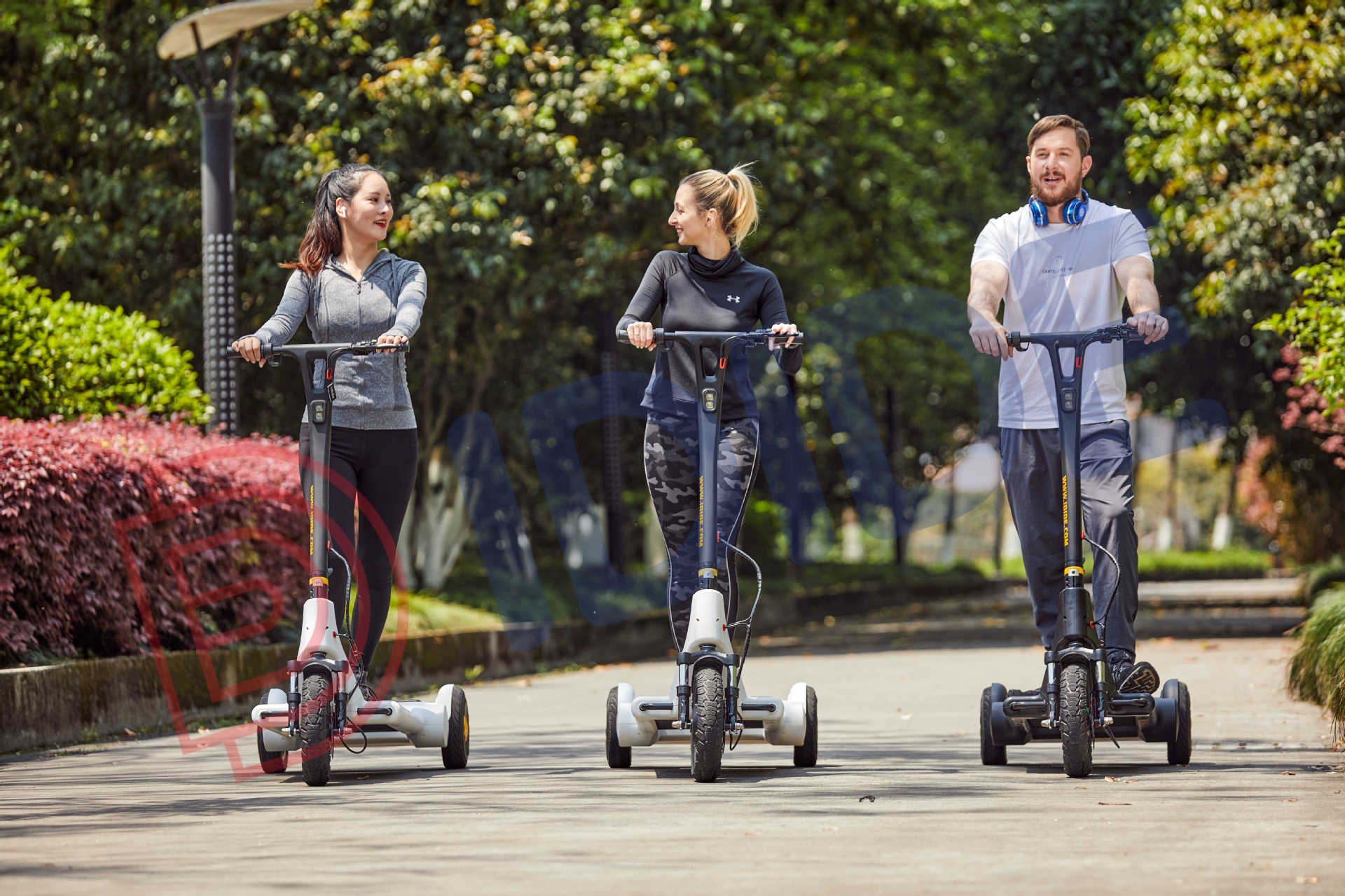 可折叠锂电航空镁合金立杆走步车代步车