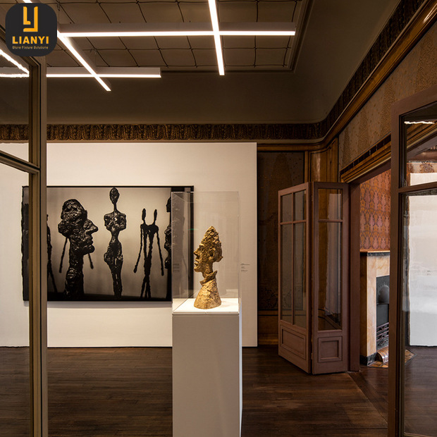 工厂定制博物馆展柜文物展览独立柜白色烤漆展台文物艺术品展示台