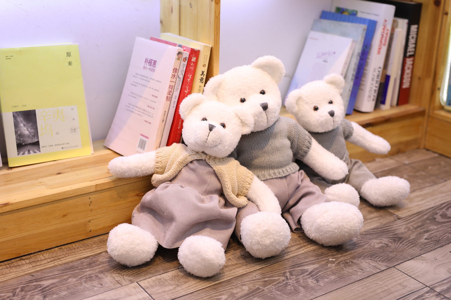 白色情侣熊灯芯绒毛绒玩具可爱小熊公仔送女生生日礼物