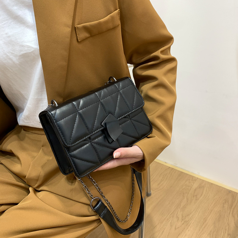 Women's Bag 2022 Spring New Fashion Casual Simple Ins Messenger Bag Fashion Chain Small Square Bag Textured Women's Bag