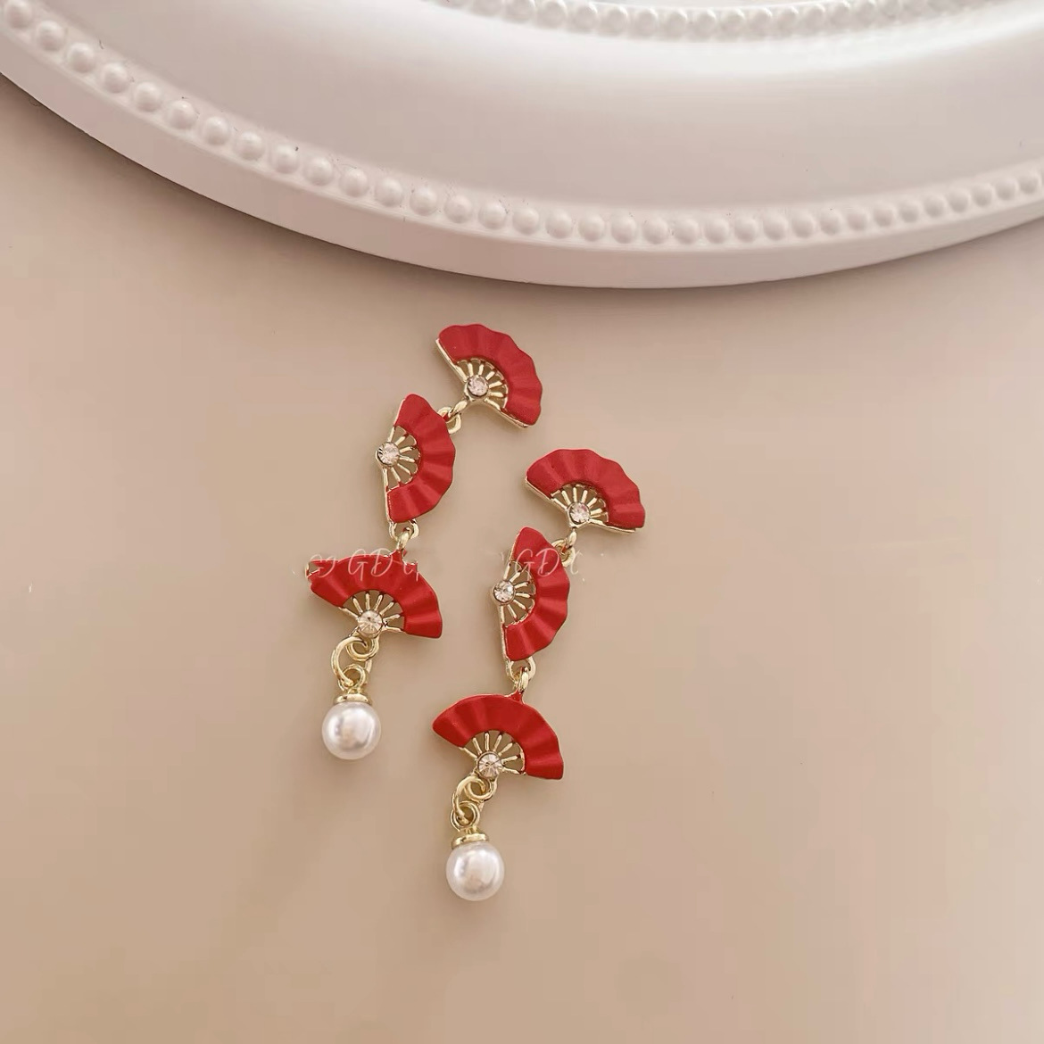 New Chinese Red Irregular Fan Shaped Stud Earrings National Style Design Sense Bridal Earrings Fairy Wear Cheongsam Earrings