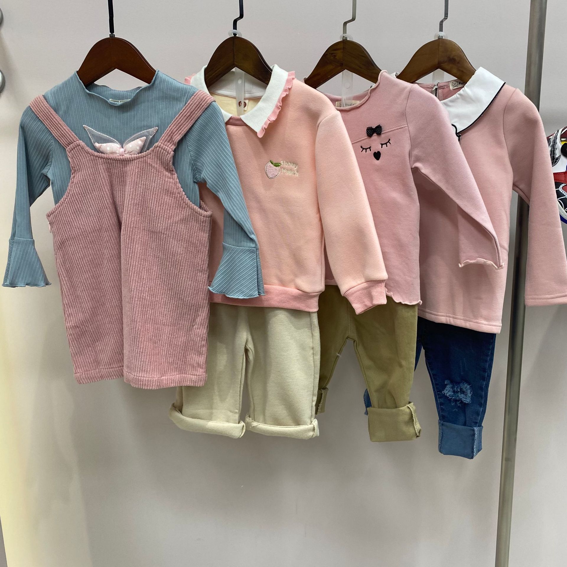 巴拉巴拉 戴维贝拉儿童羽绒服品牌折扣童装尾货工厂批发一手货源