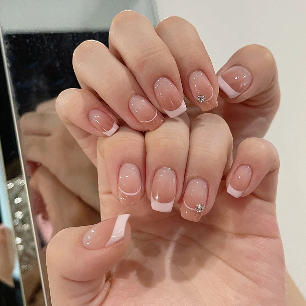 穿戴甲成品批发简约白色法式边水钻美甲甲片批发贴片美甲nail甲片