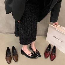 低跟尖头黑色单鞋女鞋子2024年新款夏季平底法式春秋玛丽珍小皮鞋