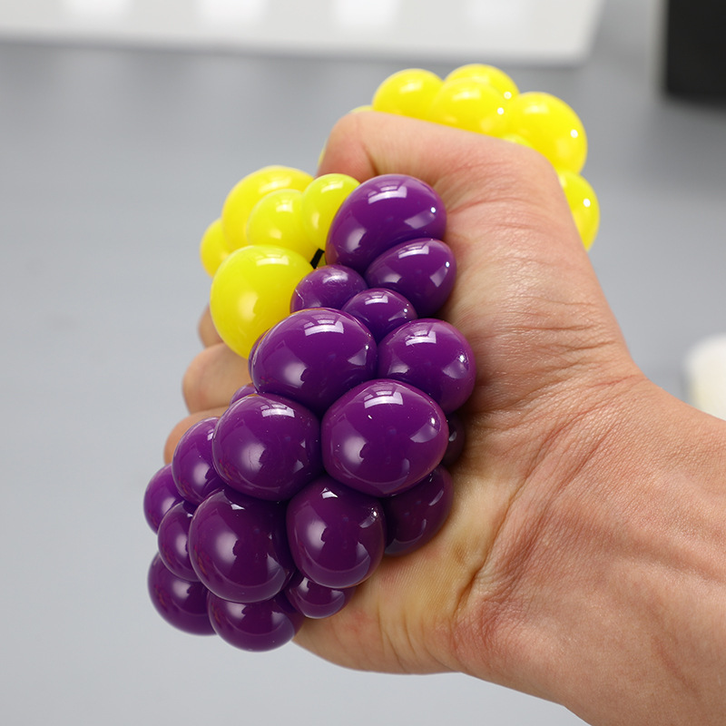 地摊货源创意减压发泄球葡萄球捏捏乐 tpr手捏爆珠挤压水球葡萄球