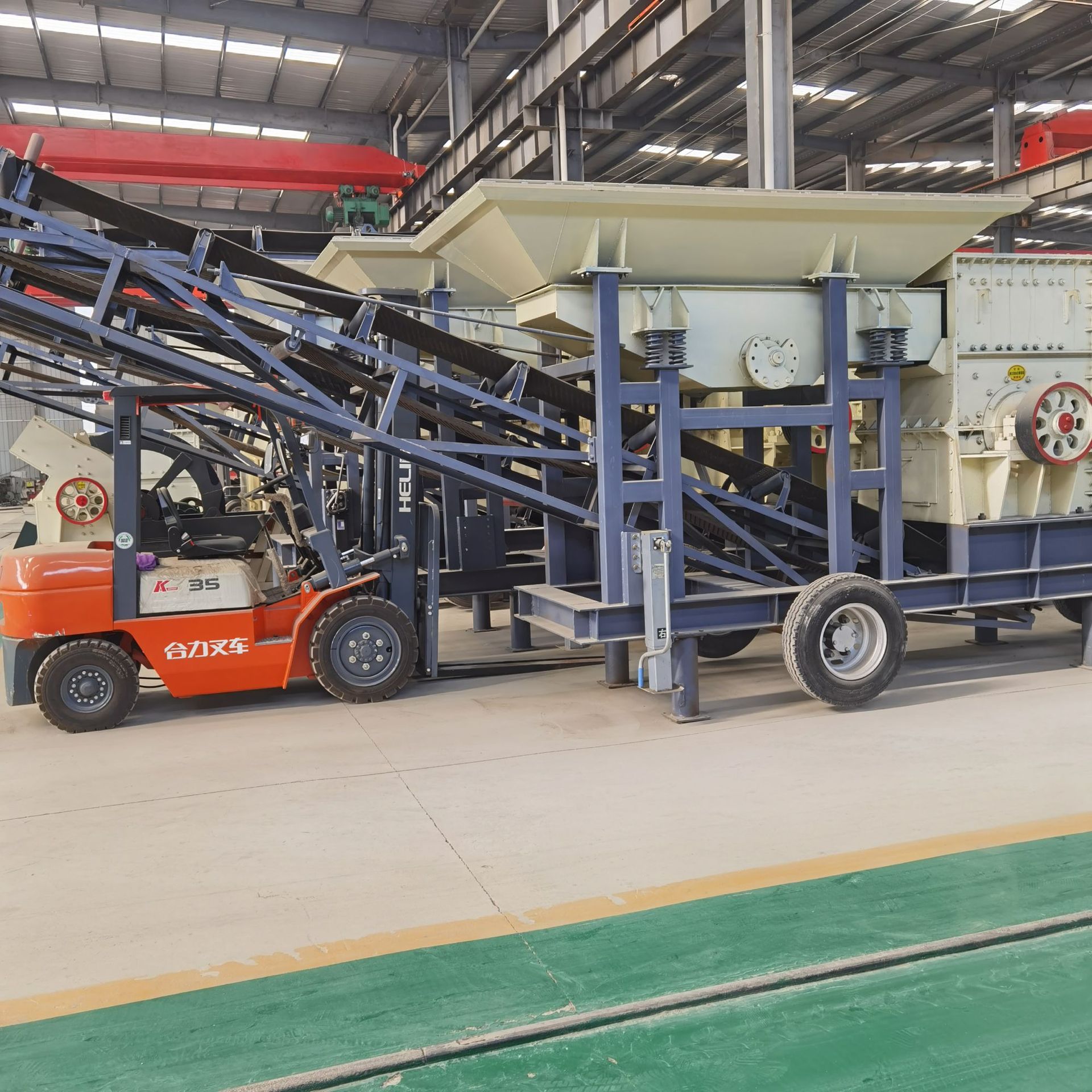 供应粉碎机组合式破碎制砂机建筑垃圾移动破碎站