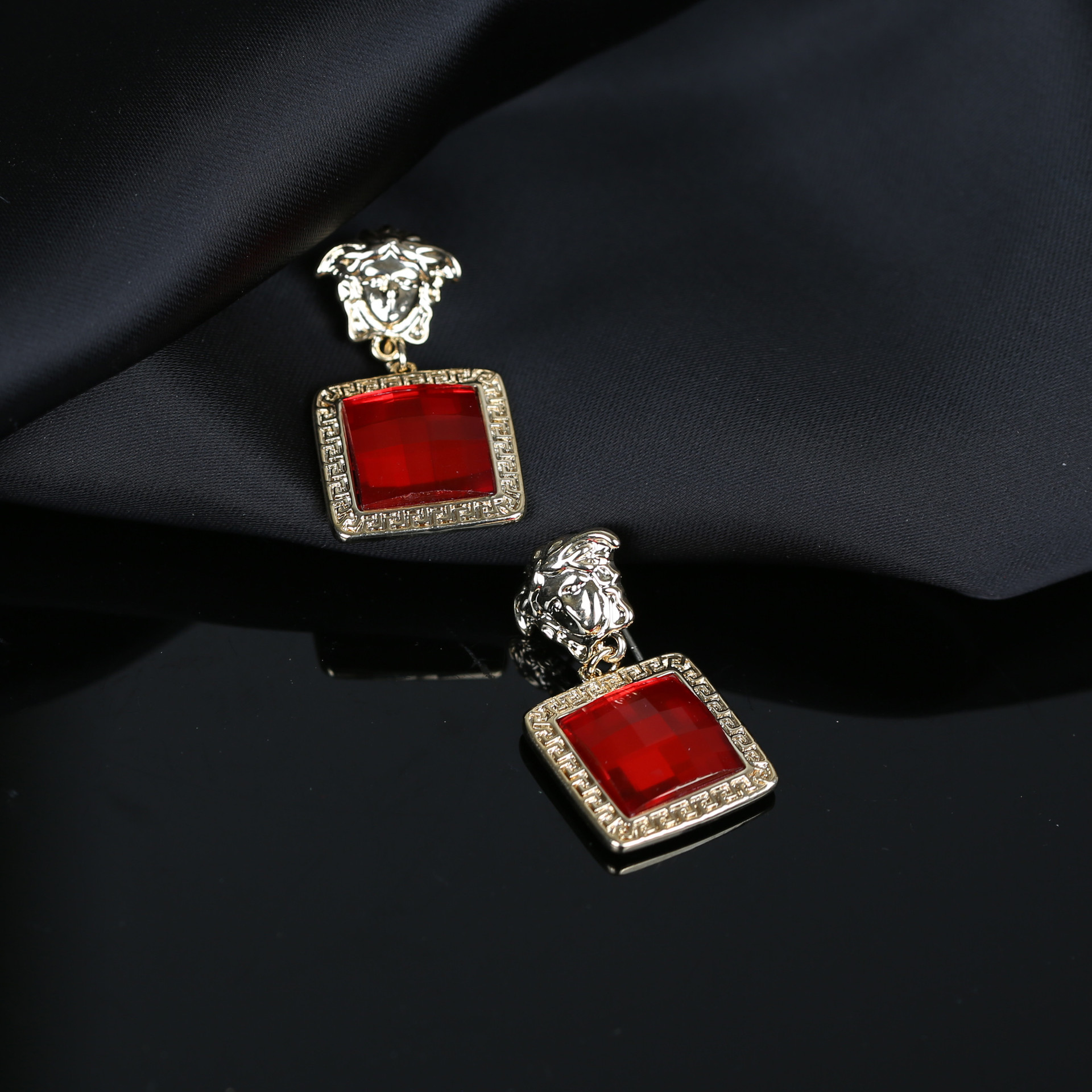 2022 New Spring and Summer Red Gem Square round Retro Avatar Light Luxury Temperament Earrings for Women Sterling Silver Needle