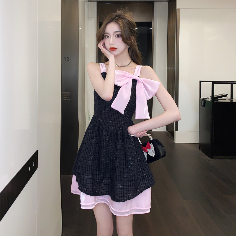 实拍现货港味网红小野莓粉色人间芭比甜美华夫格小香风吊带连衣裙