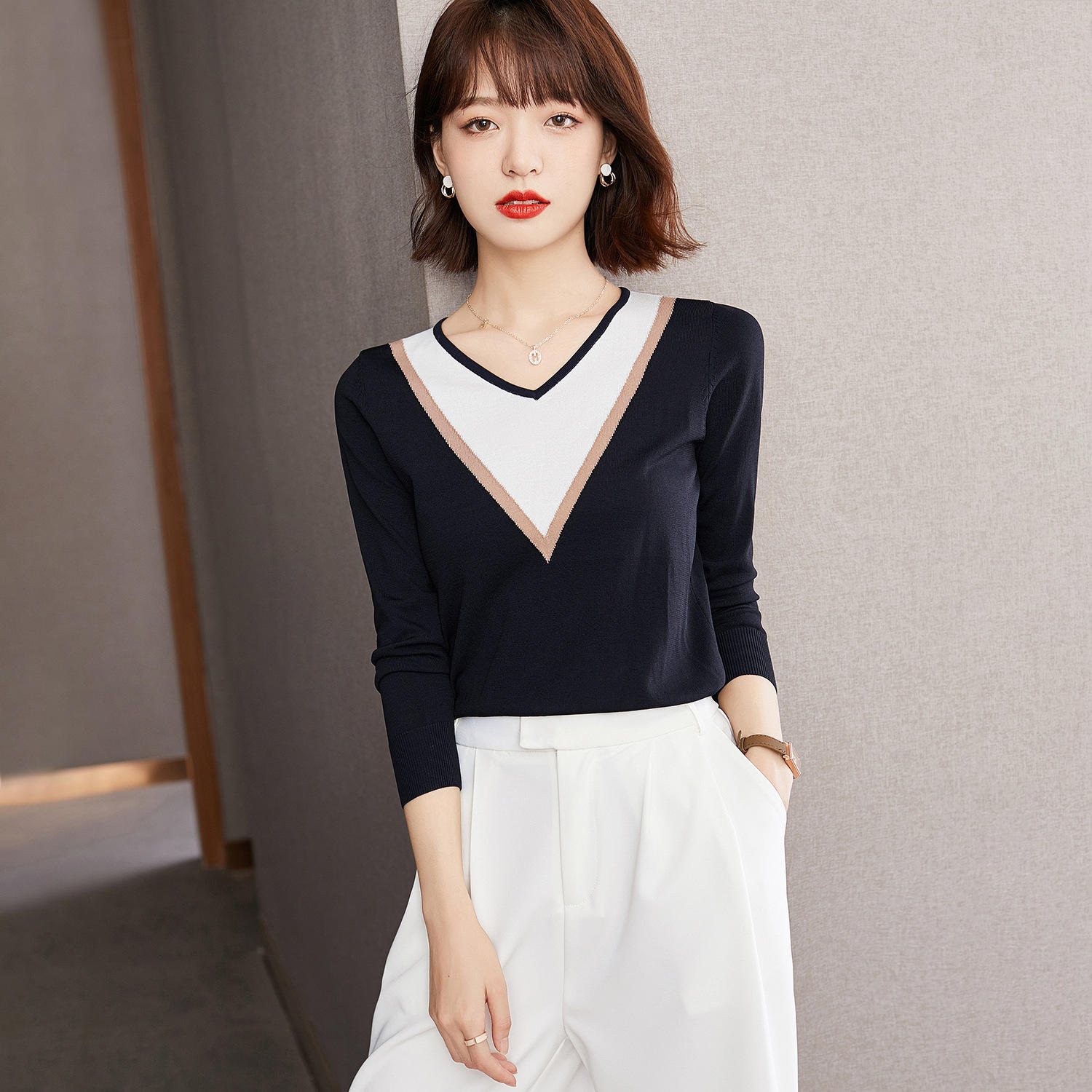 洋气v领长袖t恤女装春秋装2021年新款潮韩版百搭显瘦纯色上衣服