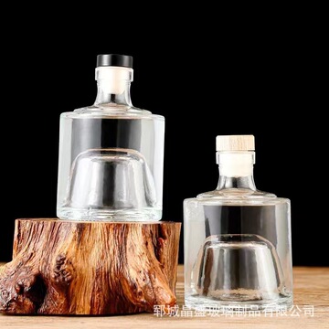 批发凹底透明玻璃酒瓶创意白酒分装瓶密封加厚小酒瓶威士忌酒具