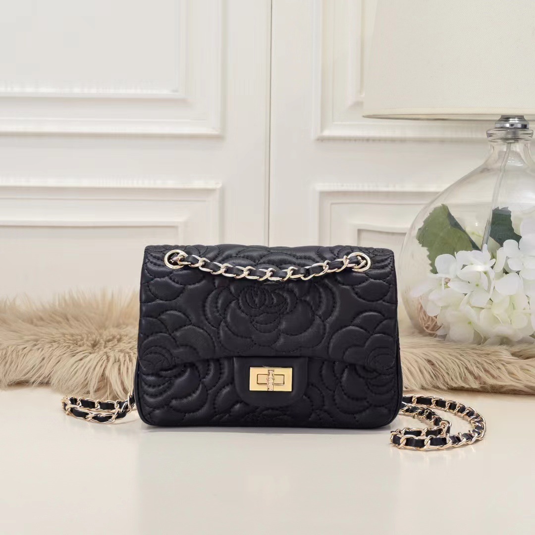 时尚新款小香风复古茶花刺绣真皮小方包单肩斜跨链条女包一件代发