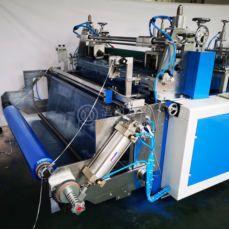 厂家直供足浴盆套设备塑料泡脚套制造机一次性透明薄膜套机器