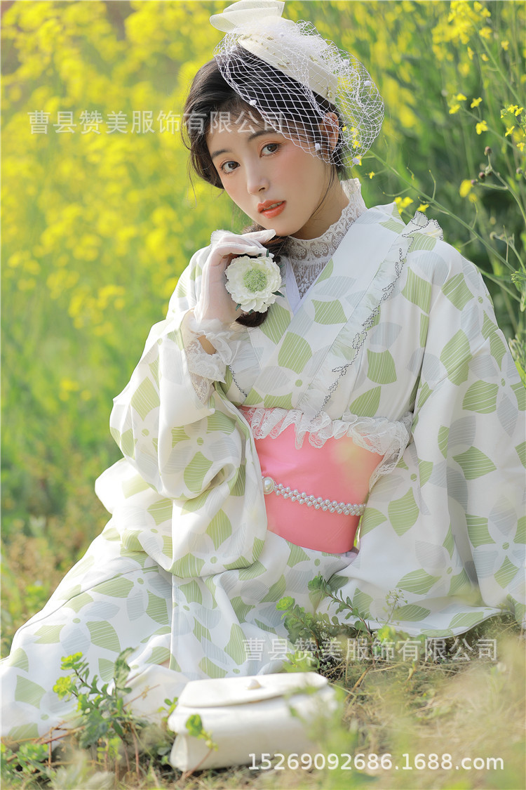 商品描述主题元素日系动漫适合年龄18-24周岁尺码均码颜色和服送白色