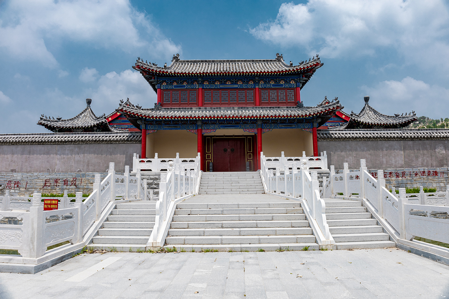 源头厂货汉白玉石雕栏杆寺庙古建石栏板景观桥护栏杆池塘石栏杆