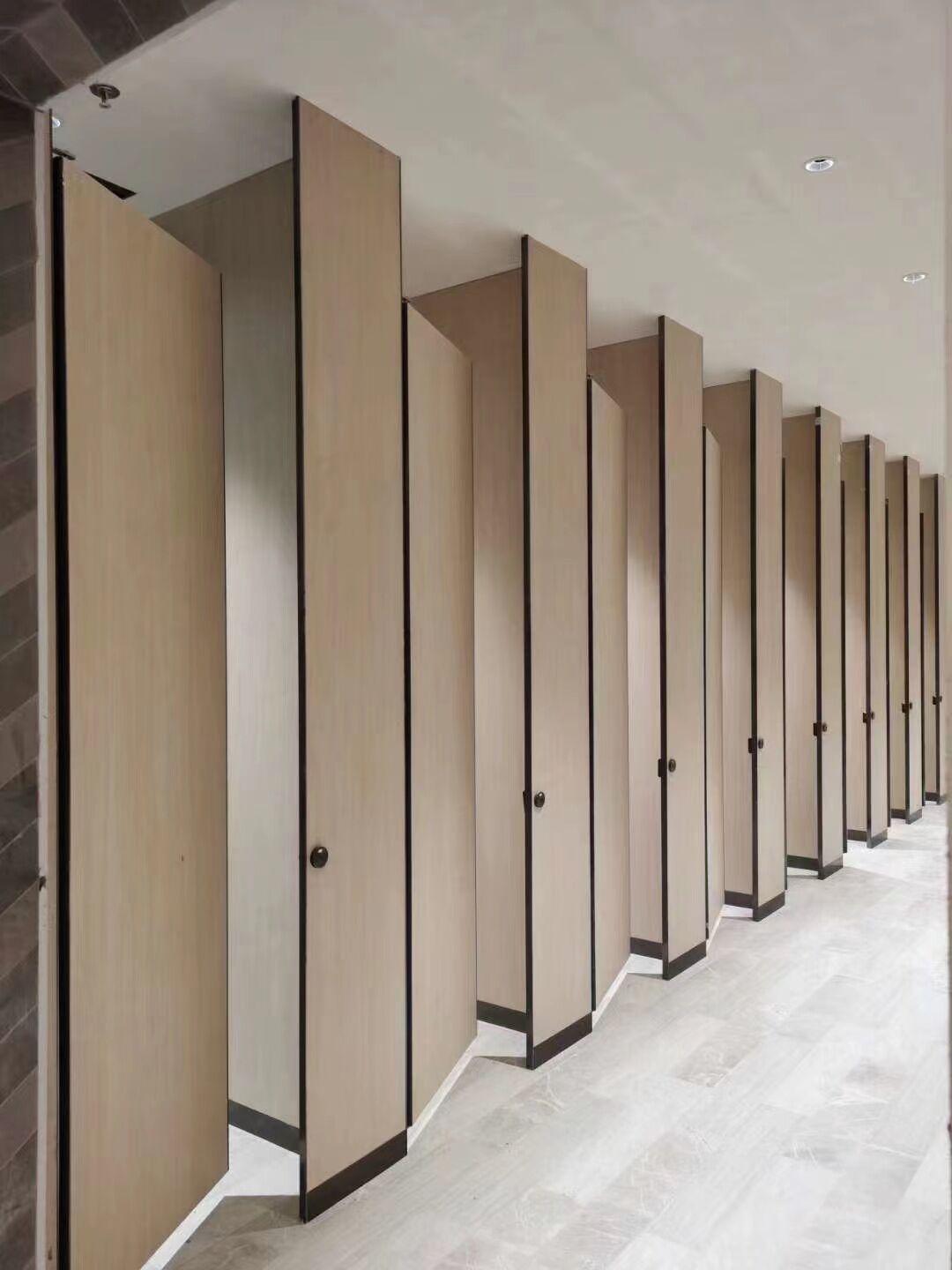 抗倍特复合板金属铝蜂窝板公共卫生间隔断高端防水木纹加厚隔断