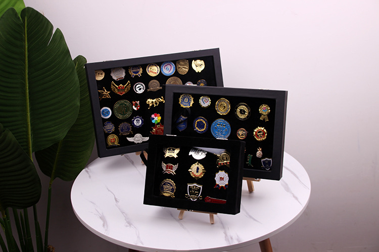 可挂可摆,黑色大号收纳盒,黑色大号收纳盒(送三脚架),花梨木纹-徽章盒