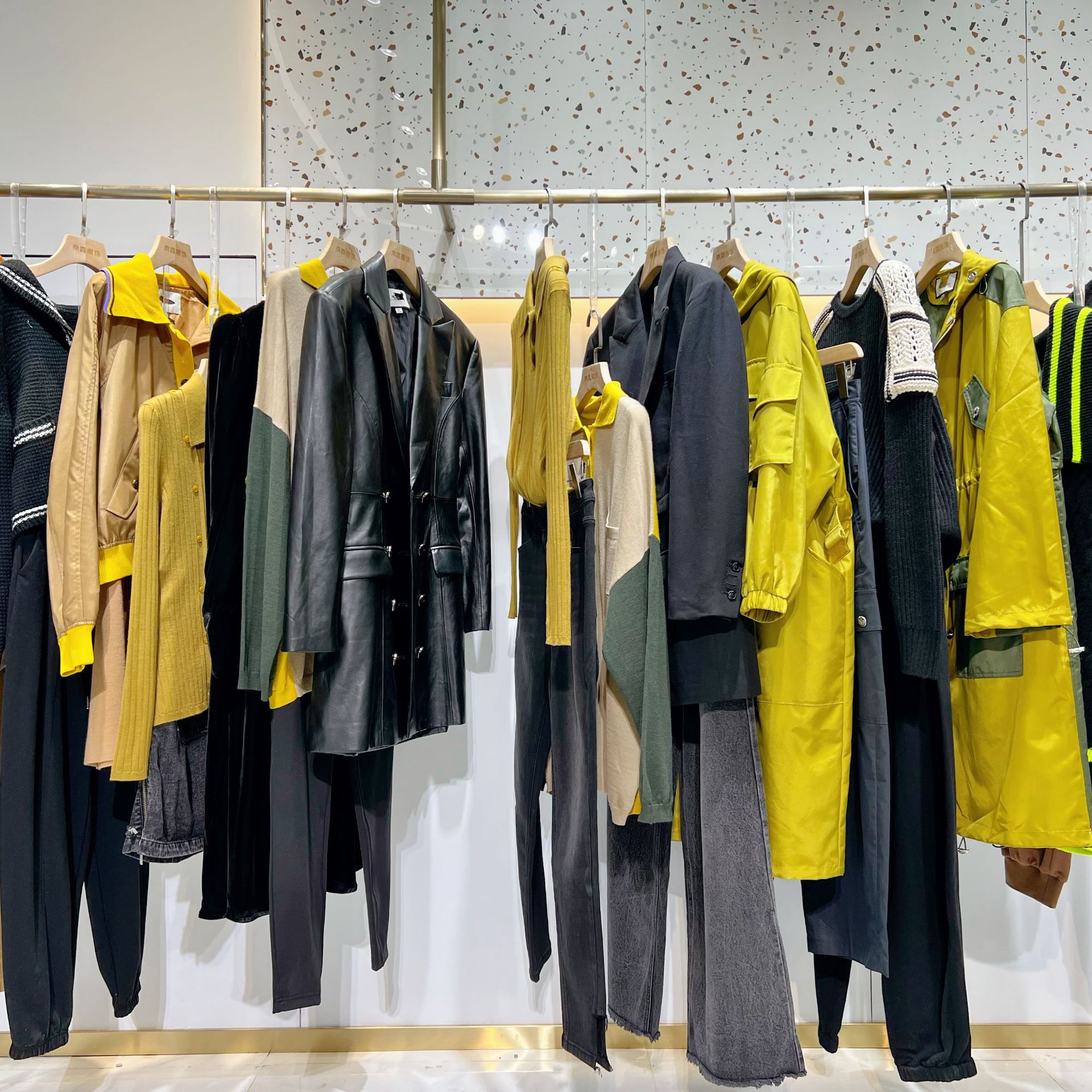 专柜撤柜女装品牌米祖22春装杂款套装广州石井女装进货货源批发