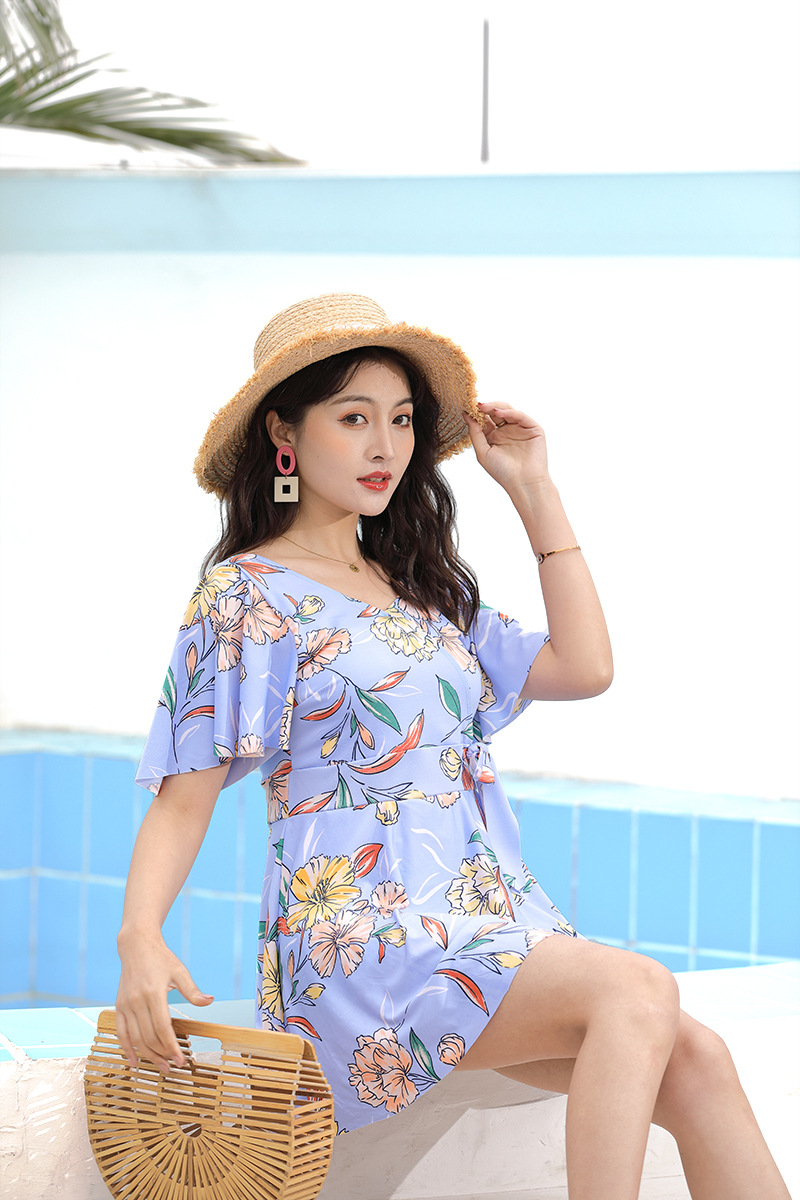 中老年游泳衣女保守遮肉泡温泉新款显瘦大码运动胖mm性感连体泳装