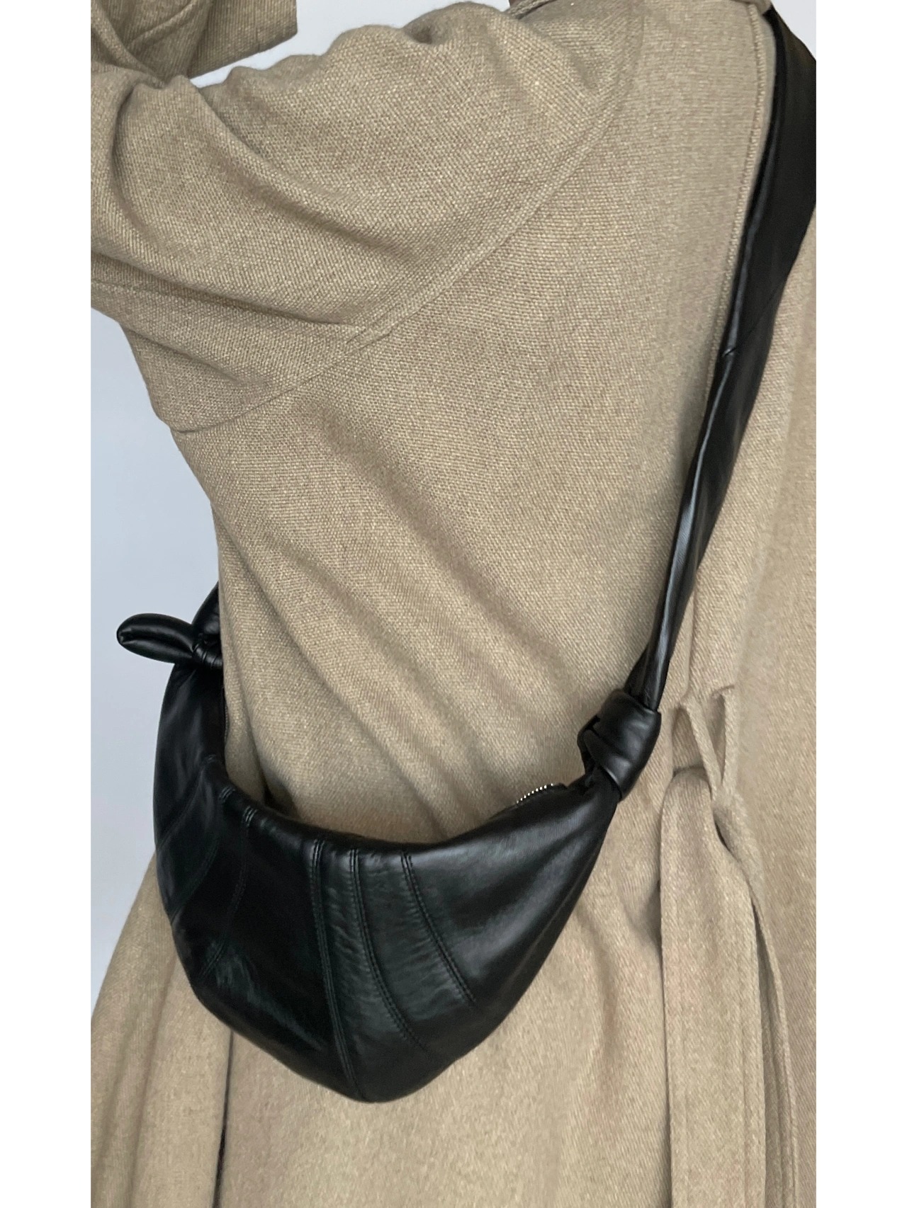 lemaire牛角包软羊皮单肩斜跨饺子包真皮腋下法棍包小众设计胸包