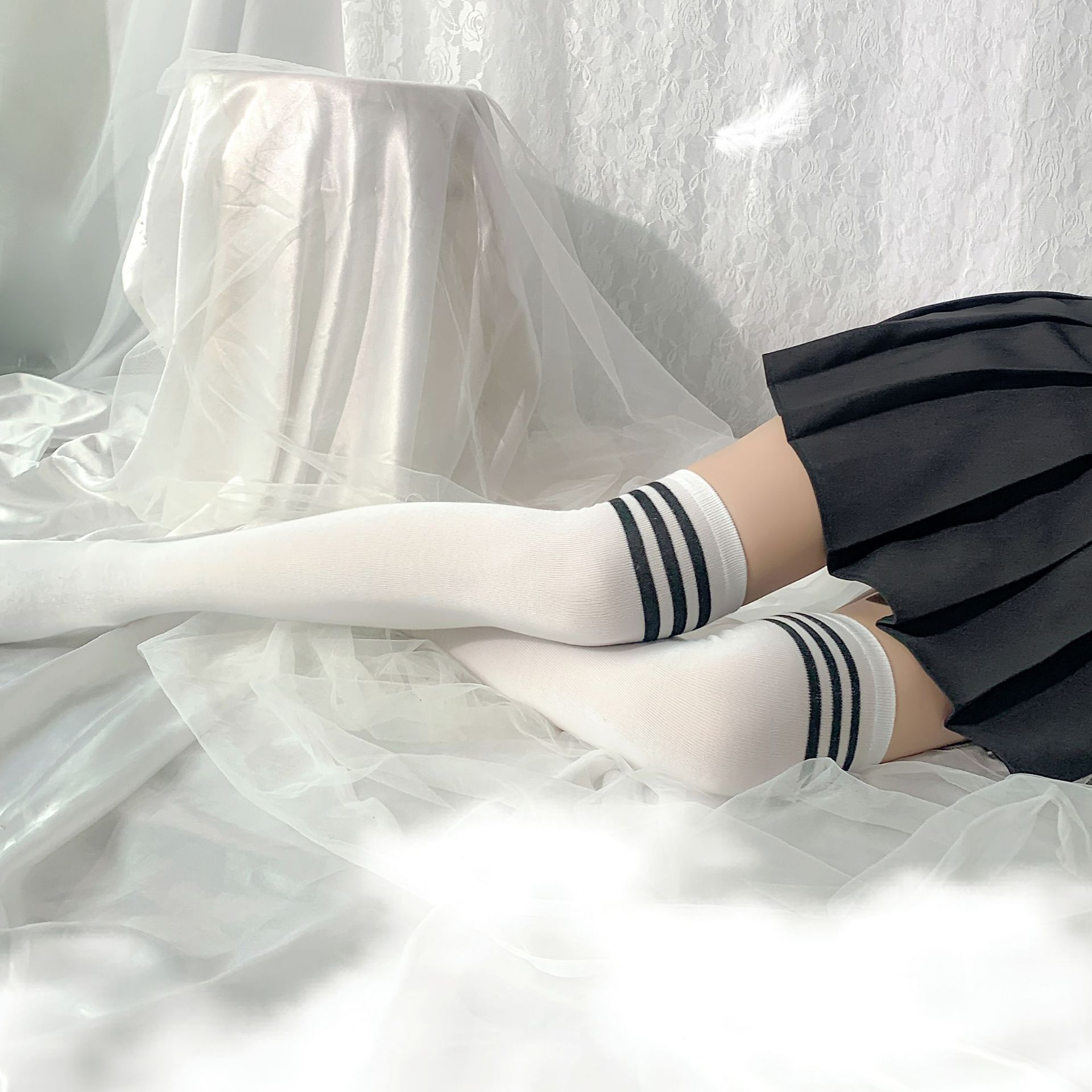 情趣日系学院风棉质厚黑白条纹长筒袜三条杠过膝高筒袜学生袜厂家