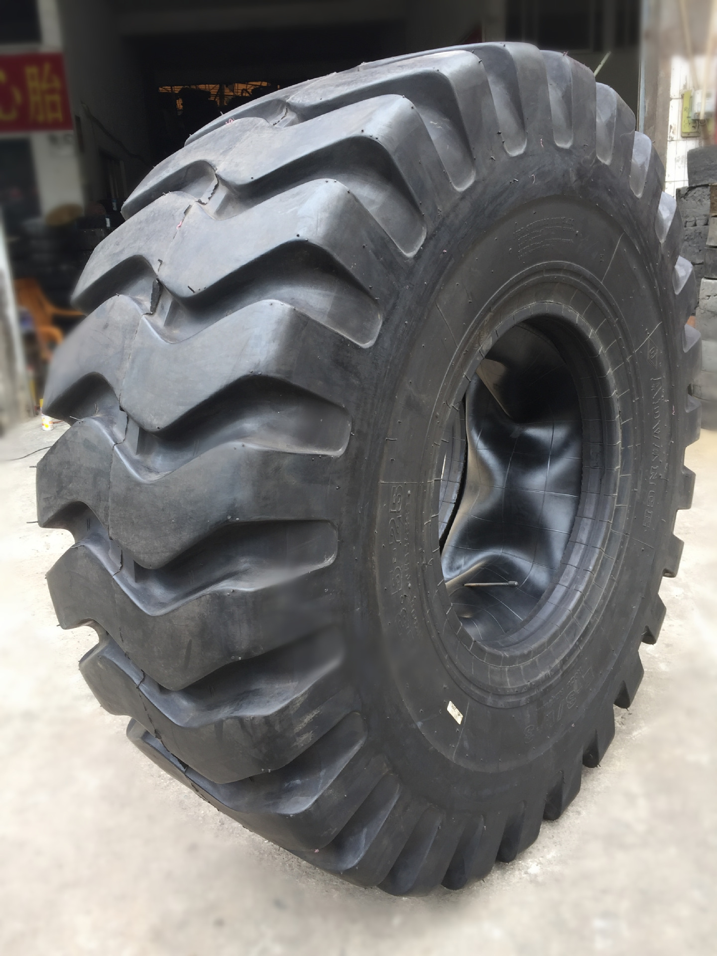 0成交0个前进18*7-8 502 叉车实心轮胎 抗刺扎耐磨￥430.