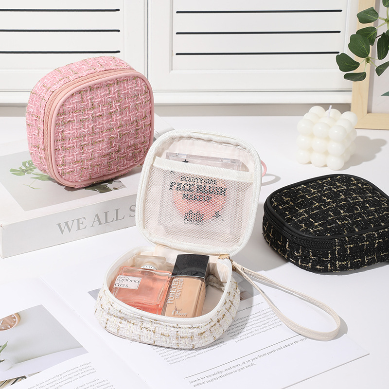 New Internet Celebrity Lipstick Pack Light Luxury Cosmetics Storage Bag Portable Travel Premium Classic Style Napkins Dispenser Bag