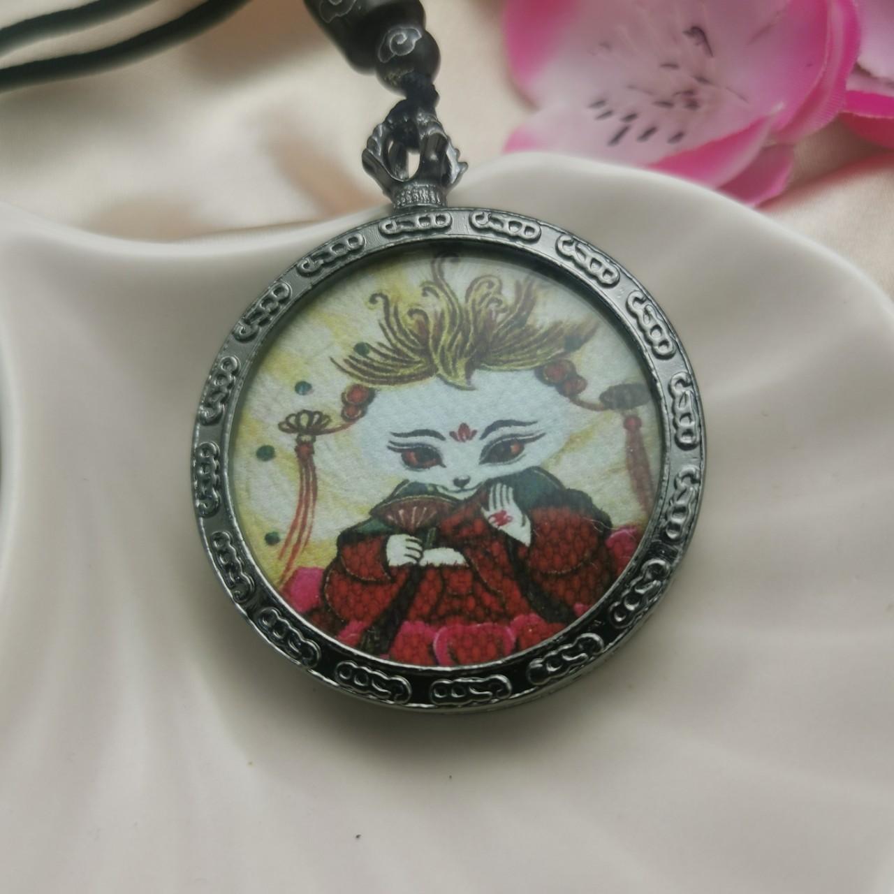 九尾狐仙唐卡吊坠圆形金色嘎乌小狐狸挂坠生日礼品男女项饰批发