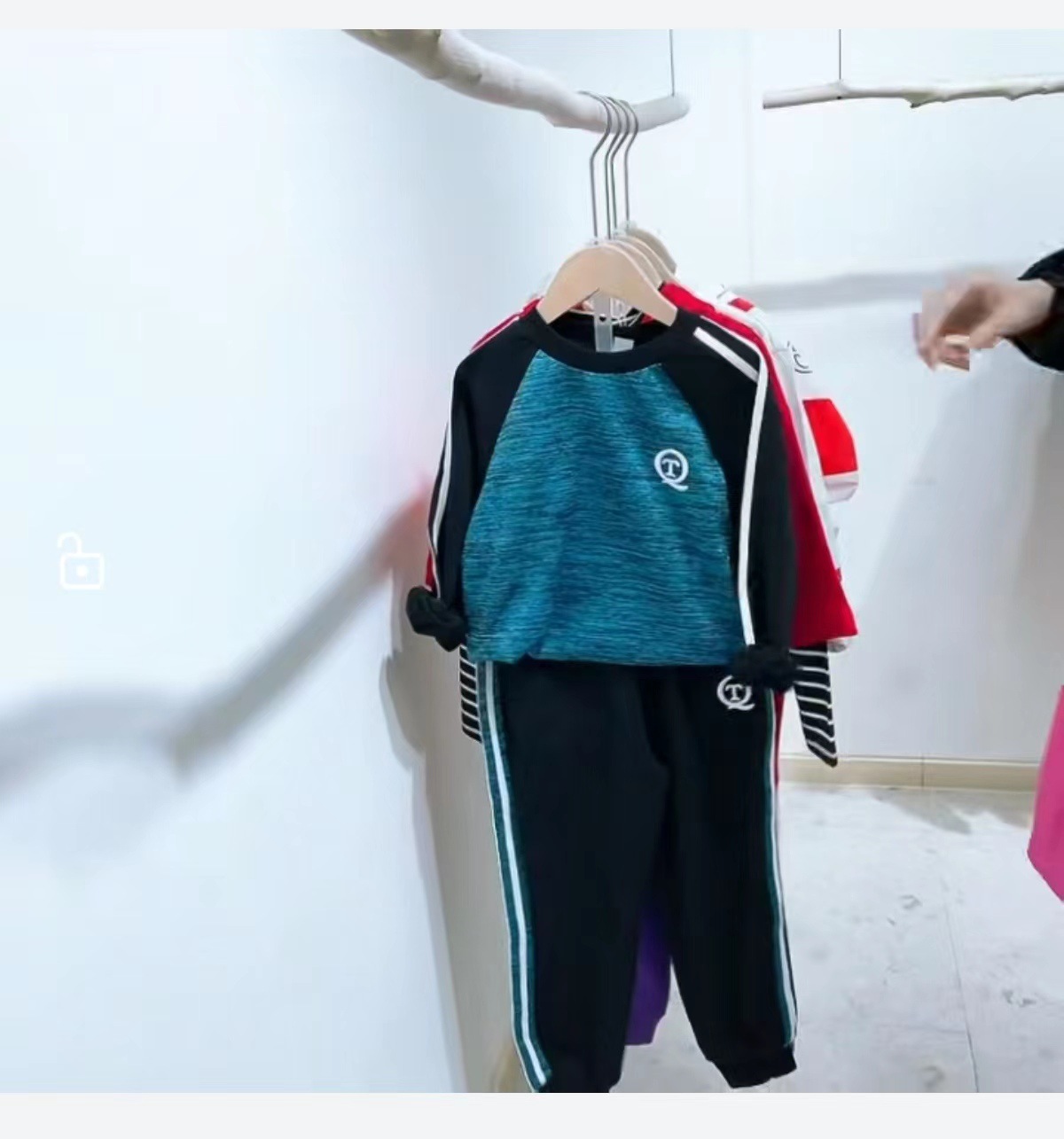 马卡乐巴拉巴拉淘气贝贝品牌折扣童装批发工厂尾货库存货源-阿里巴巴