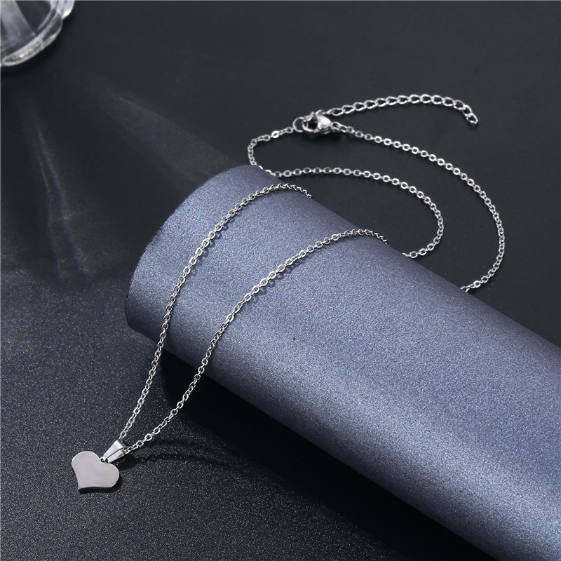 Amazon Hot Accessories New Special-Interest Design Simple Peach Heart Necklace Women's Simple Heart Shape Clavicle Heart-Shaped Pendant