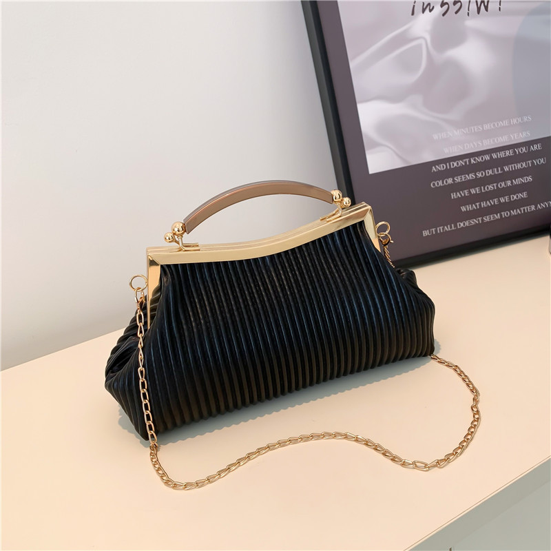 Bag Cross-Border Women's Bag 2022 Autumn and Winter Fashion Metal Portable Clip Bag Leisure Chain Shoulder Messenger Bag