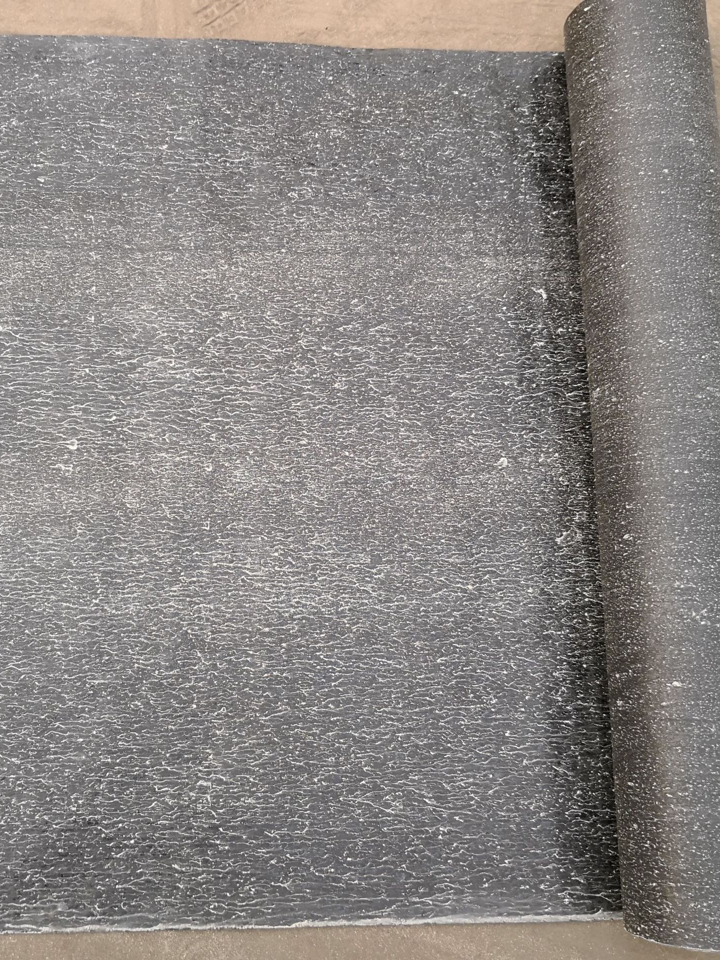 沥青油毡纸屋顶楼顶搭棚石油沥青纸地基仓库防水卷材防潮油毛毡布