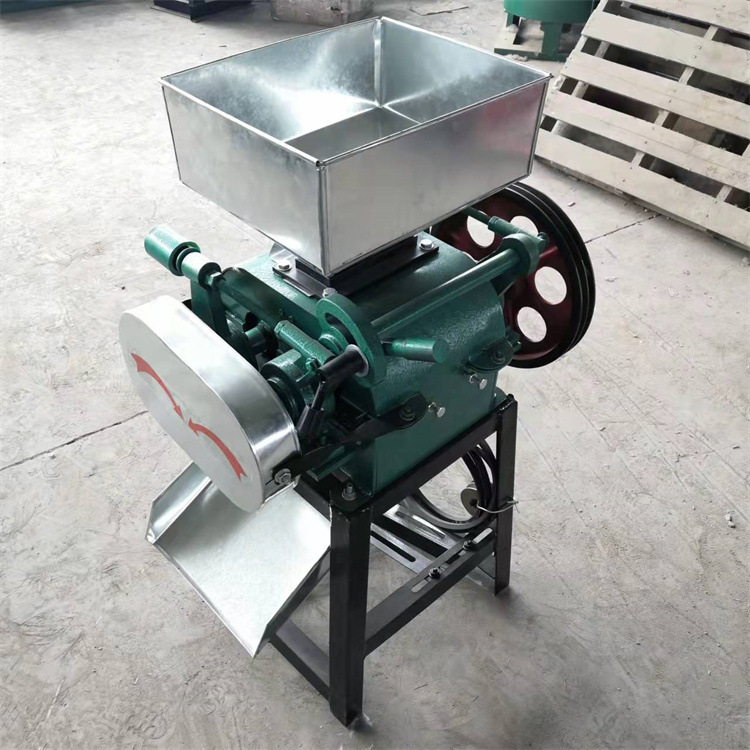 电动花生碎机器 大豆小麦挤扁机 电动多功能对辊挤扁机