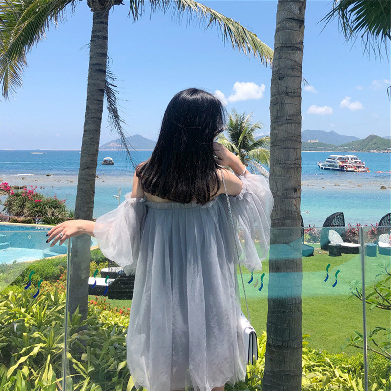 海南三亚海边度假沙滩超仙抹胸一字肩连衣裙女夏旅游拍照显瘦衣服